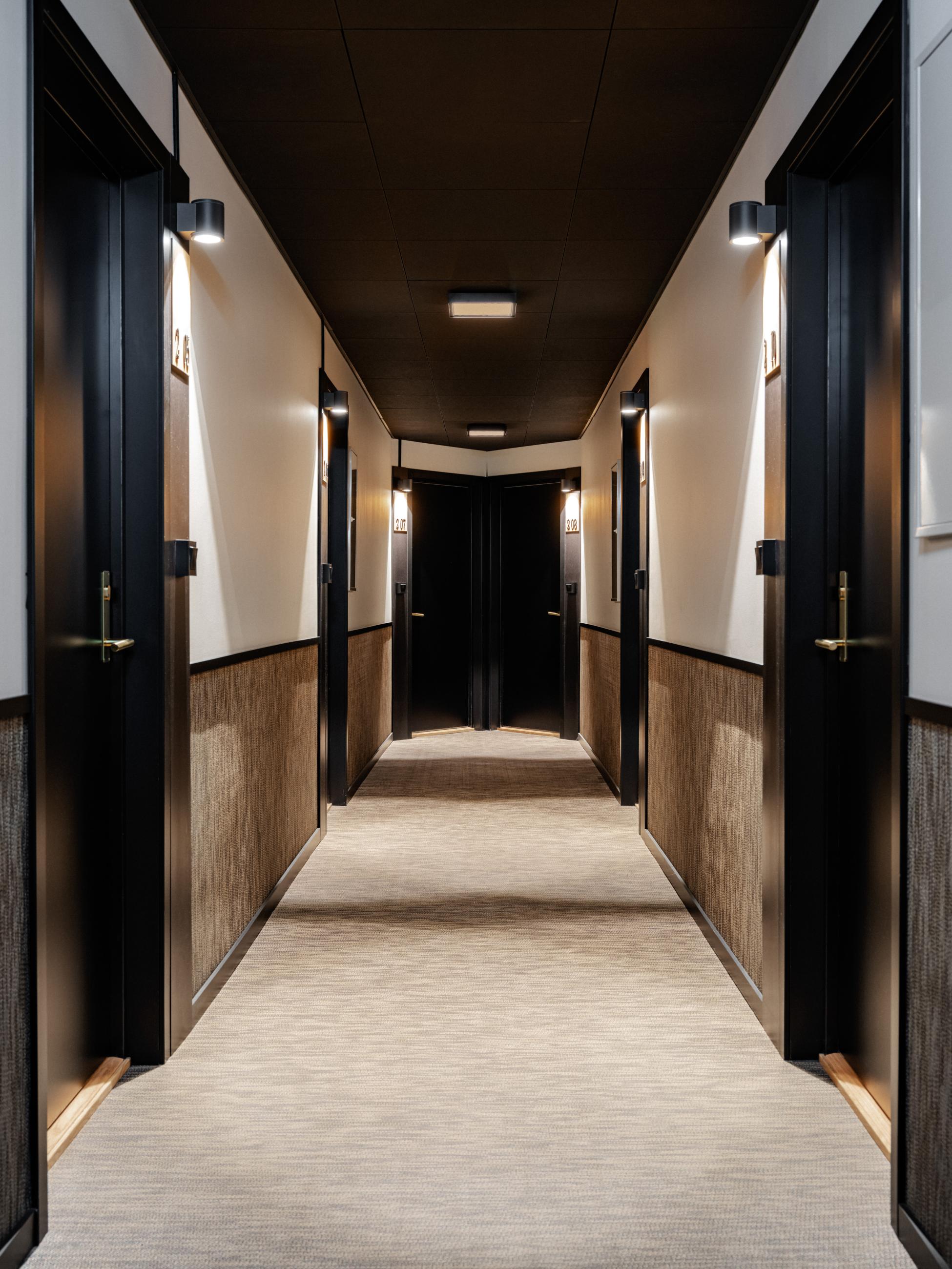 Beboerkorridor med hotellpreg