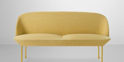 Sofaen Oslo til Anderssen & Voll for danske Muuto er en asketisk sitteskulptur. Foto: Muuto